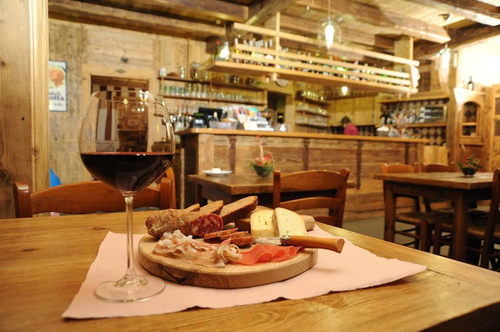 Laghetto Alpine Hotel & Restaurant Brusson Kültér fotó