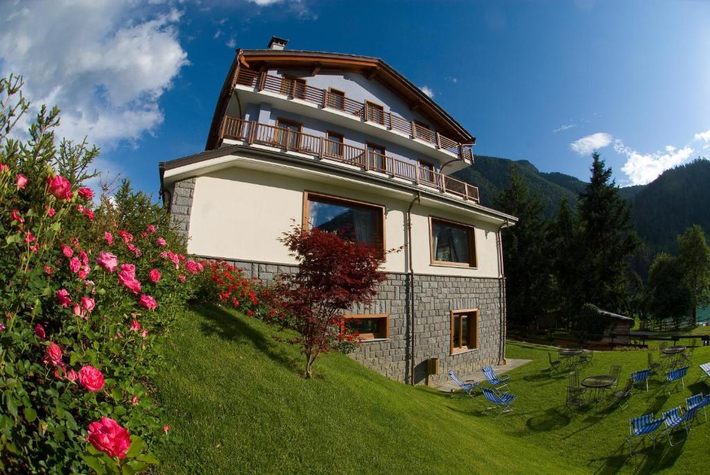 Laghetto Alpine Hotel & Restaurant Brusson Kültér fotó