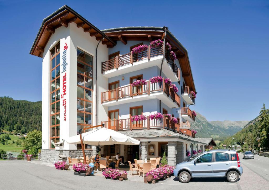 Laghetto Alpine Hotel & Restaurant Brusson Kültér fotó